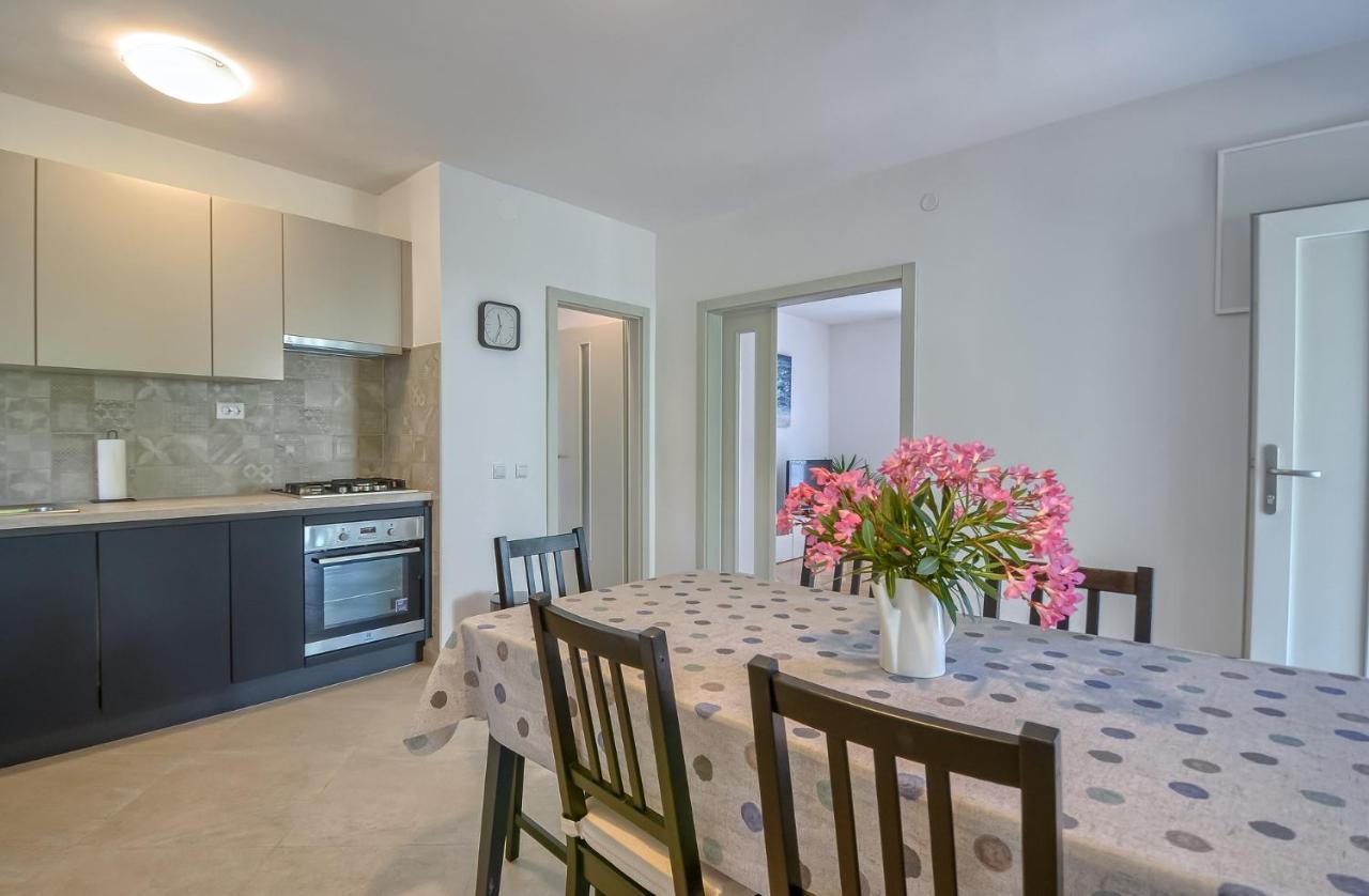 Apartman Ivan Pula Extérieur photo